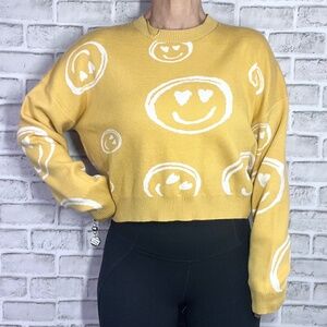 😊💛NWOT |•DEBUT•| Yellow Heart Eye Smiley Face Sweater Size Medium